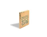 Libro de tapa dura con diseño floral, que contiene poemas que escribió William Shakespeare.