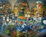 Detalle de los **Diego Rivera murales** que narran la historia de México, con escenas de batallas, figuras históricas y símbolos nacionales.