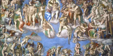 Detalle del Juicio Final, obra maestra que revela quién pintó la Capilla Sixtina: Miguel Ángel. Figuras celestiales y humanas en un cielo azul vibrante.