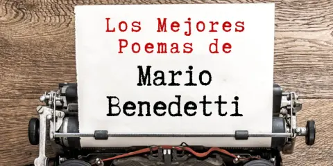 Máquina de escribir con un papel que dice "Los Mejores Poemas de Mario Benedetti".