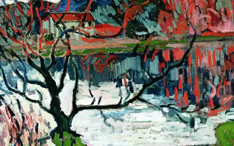 Paisaje invernal con árbol desnudo y reflejos rojos vibrantes, al estilo de Maurice de Vlaminck.