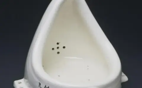 El urinario Fountain de Marcel Duchamp, una obra icónica que desafía la percepción del arte.