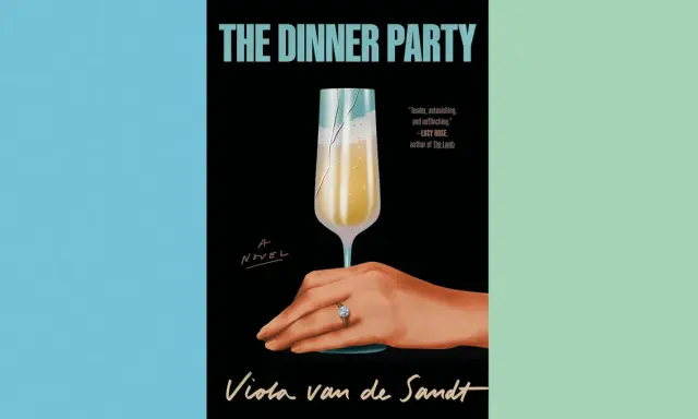 La portada del libro "The Dinner Party" de Viola van de Sandt muestra una mano con un anillo sosteniendo una copa de champán rota.