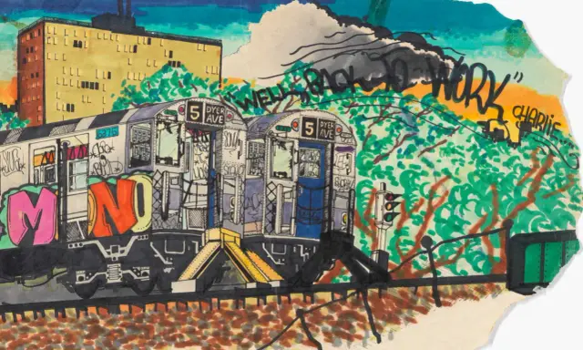 Un tren del metro cubierto de grafitis, un capítulo vibrante de la historia del graffiti, avanza bajo un cielo nublado.