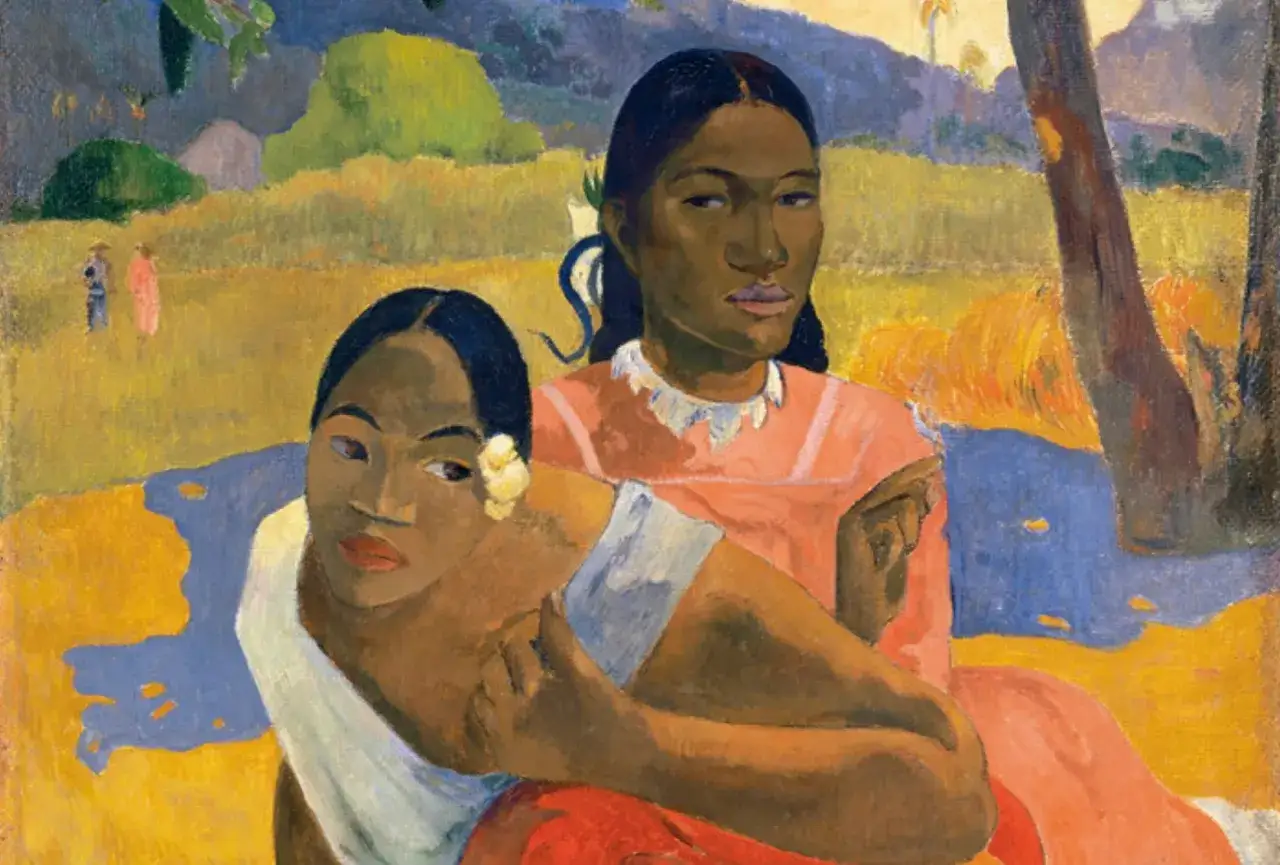 Dos mujeres en un paisaje vibrante, obra de Paul Gauguin. Una mira al espectador, la otra se apoya en ella.